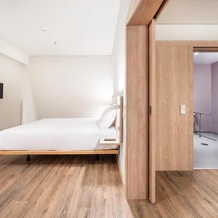 Hotel Moov