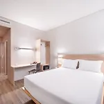 Hotel Moov